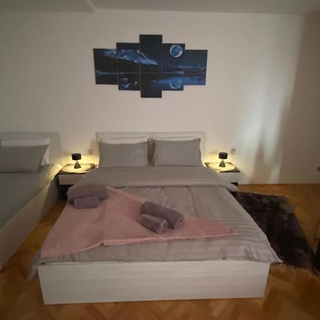 Apartman Bonaca Apartment Ni Екстериор снимка