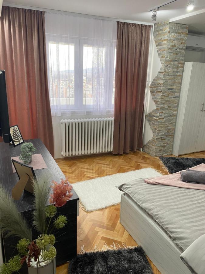 Apartman Bonaca Apartment Ni Екстериор снимка