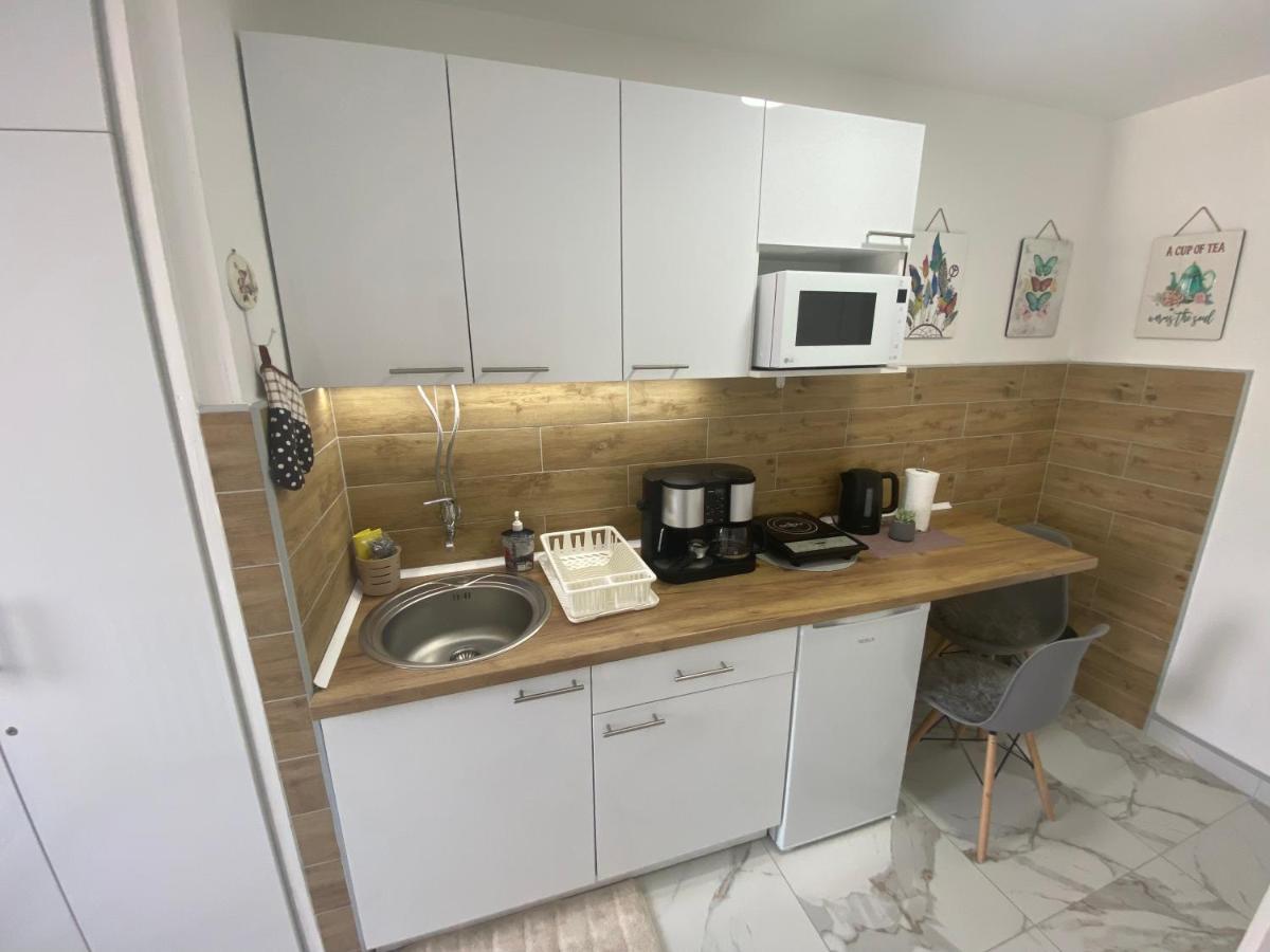 Apartman Bonaca Apartment Ni Екстериор снимка