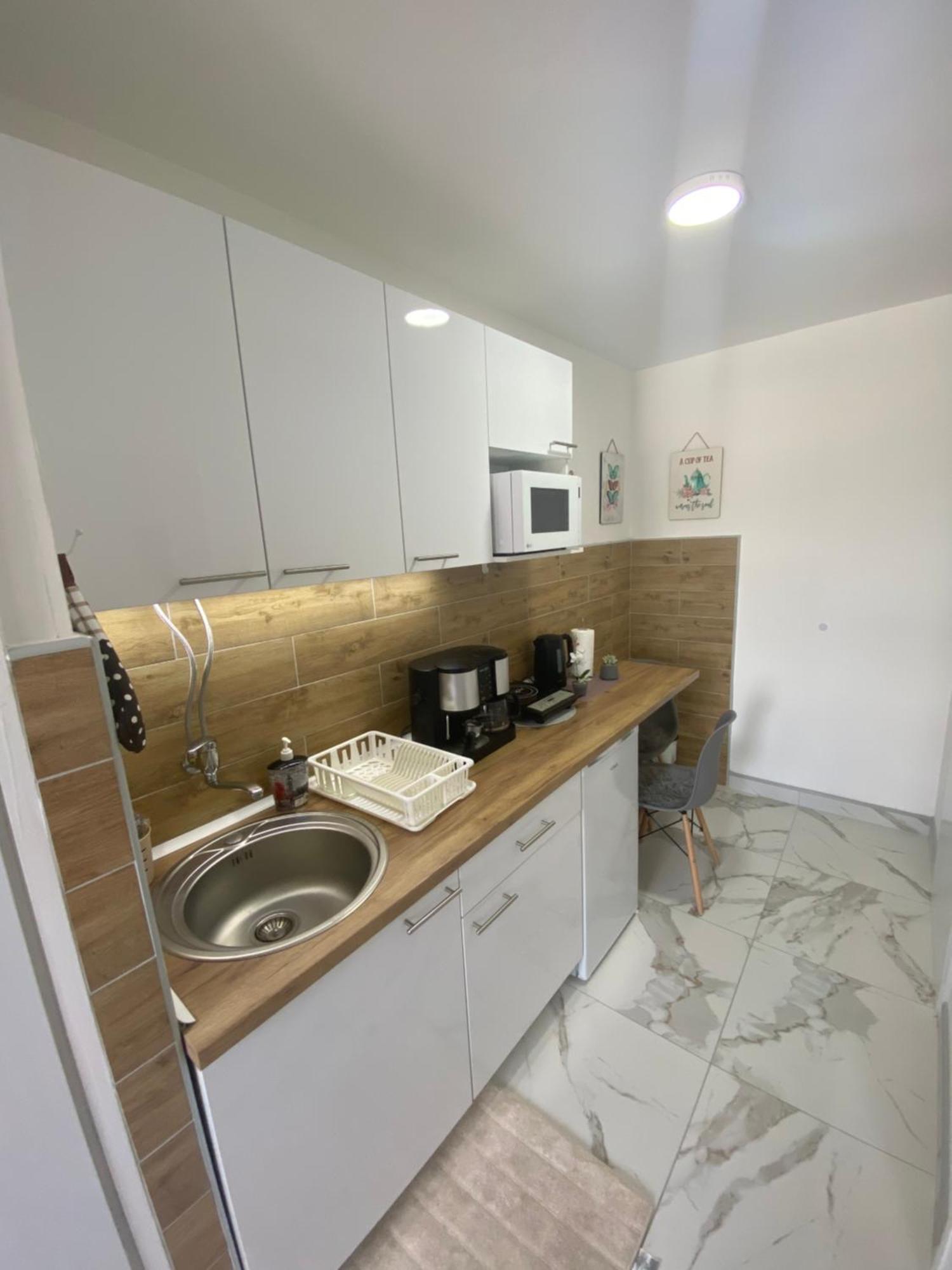 Apartman Bonaca Apartment Ni Екстериор снимка